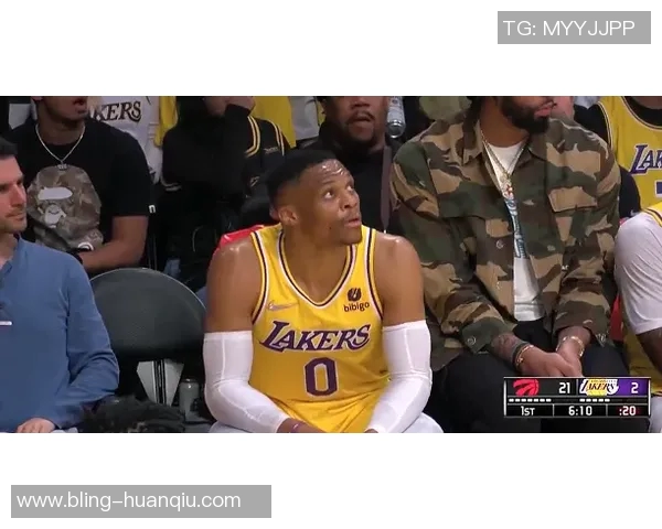 莫兰特对阵湖人时疑似受伤突破落地后捂腿一瘸一拐引发担忧